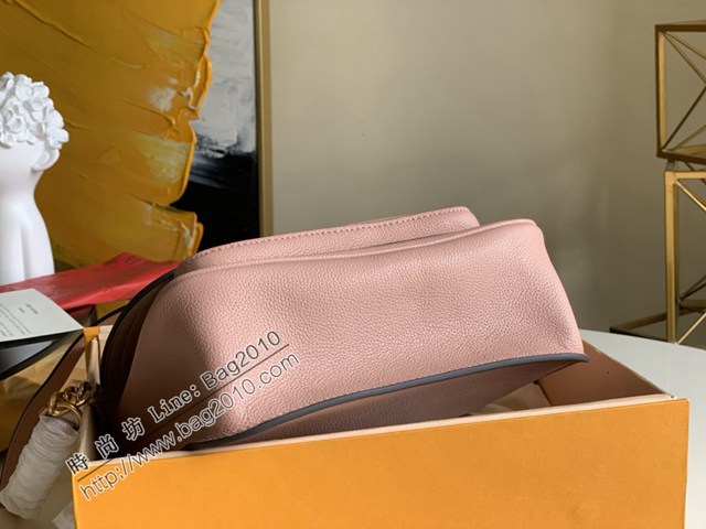 LV專櫃2023新款Monogram Empreinte皮革肩背斜挎女包 M57073 路易威登經典鏈條信使包 dn1164